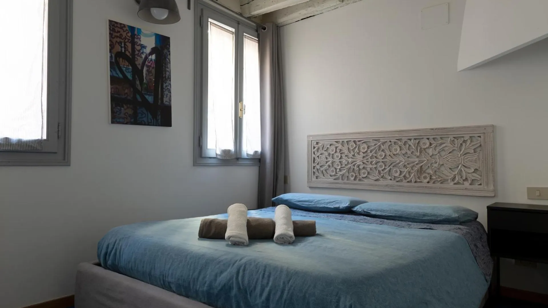 Lorenzo\'S Home Venice contacts